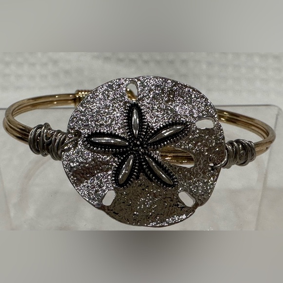 New Silver & Gold Sand Dollar Bangle Bracelet - Picture 2 of 12